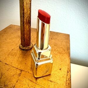 Guerlain Kiss Kiss Luxurious Daisy Red 729 Lipstick!!
